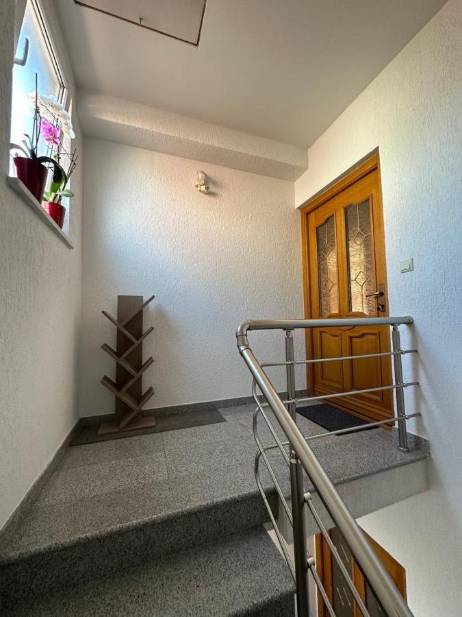Spacious 3-Bedroom Condo Next To City Center Pristina Eksteriør bilde