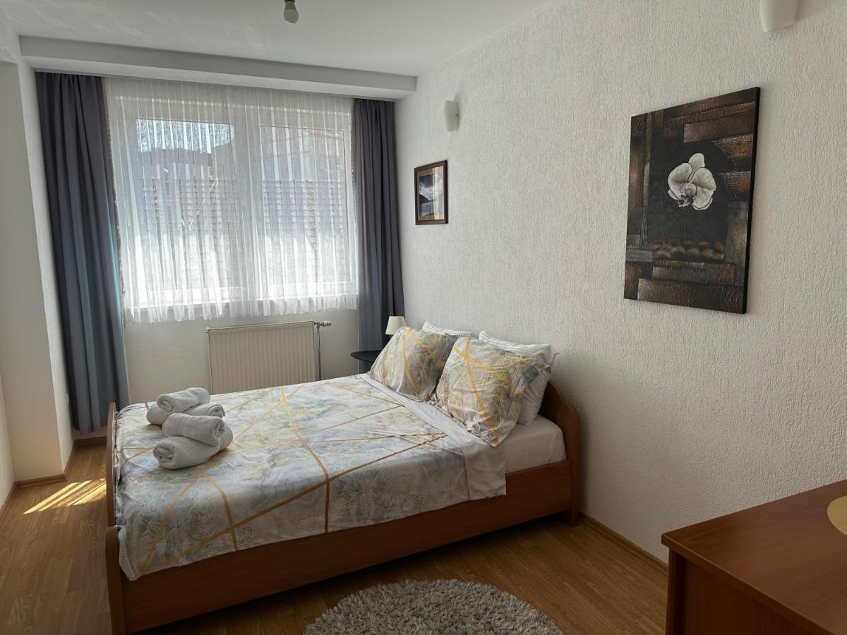Spacious 3-Bedroom Condo Next To City Center Pristina Eksteriør bilde