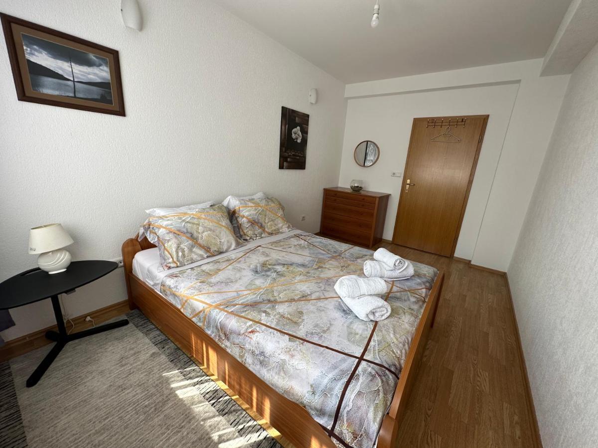 Spacious 3-Bedroom Condo Next To City Center Pristina Eksteriør bilde